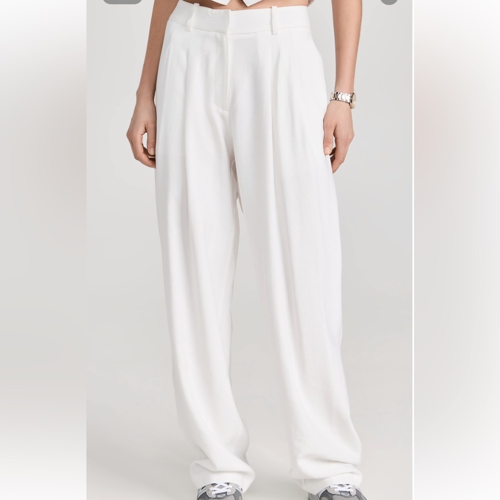 WAYF Dolly Pleated Trousers in Ivory. Women’s Large
